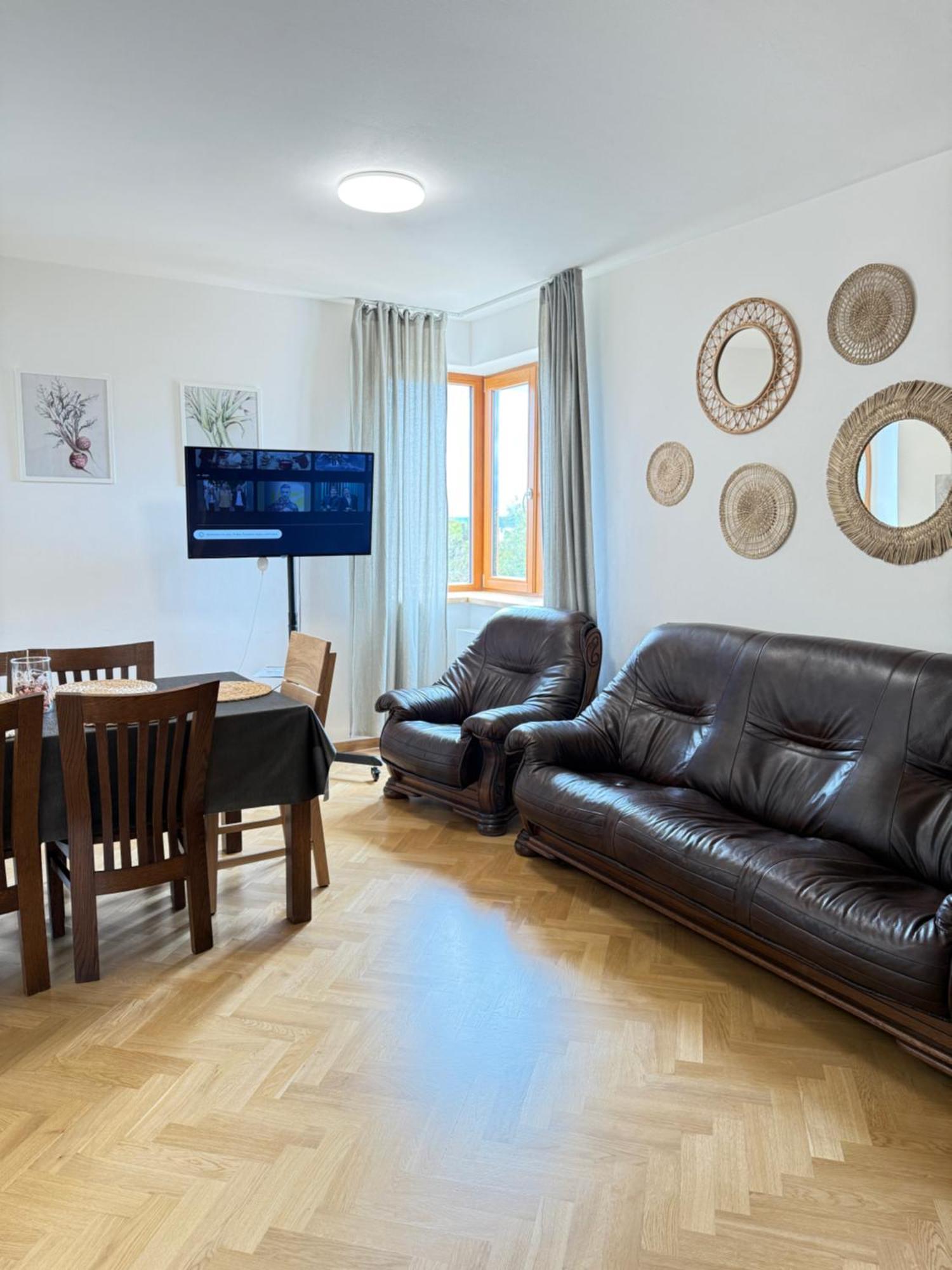 Familyvilla, New 4 Luxury Big Apartments, Parking 布拉格 外观 照片