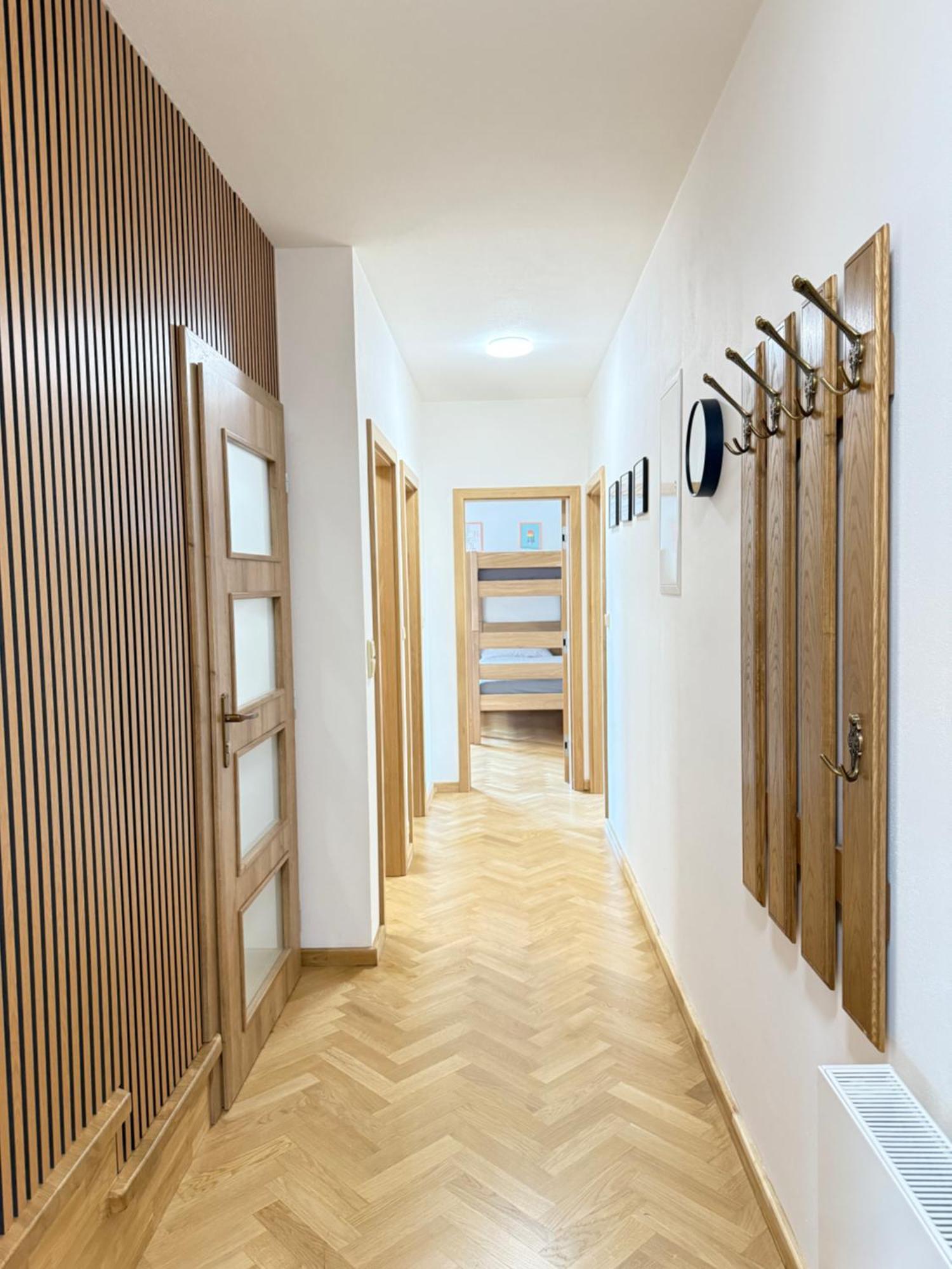 Familyvilla, New 4 Luxury Big Apartments, Parking 布拉格 外观 照片